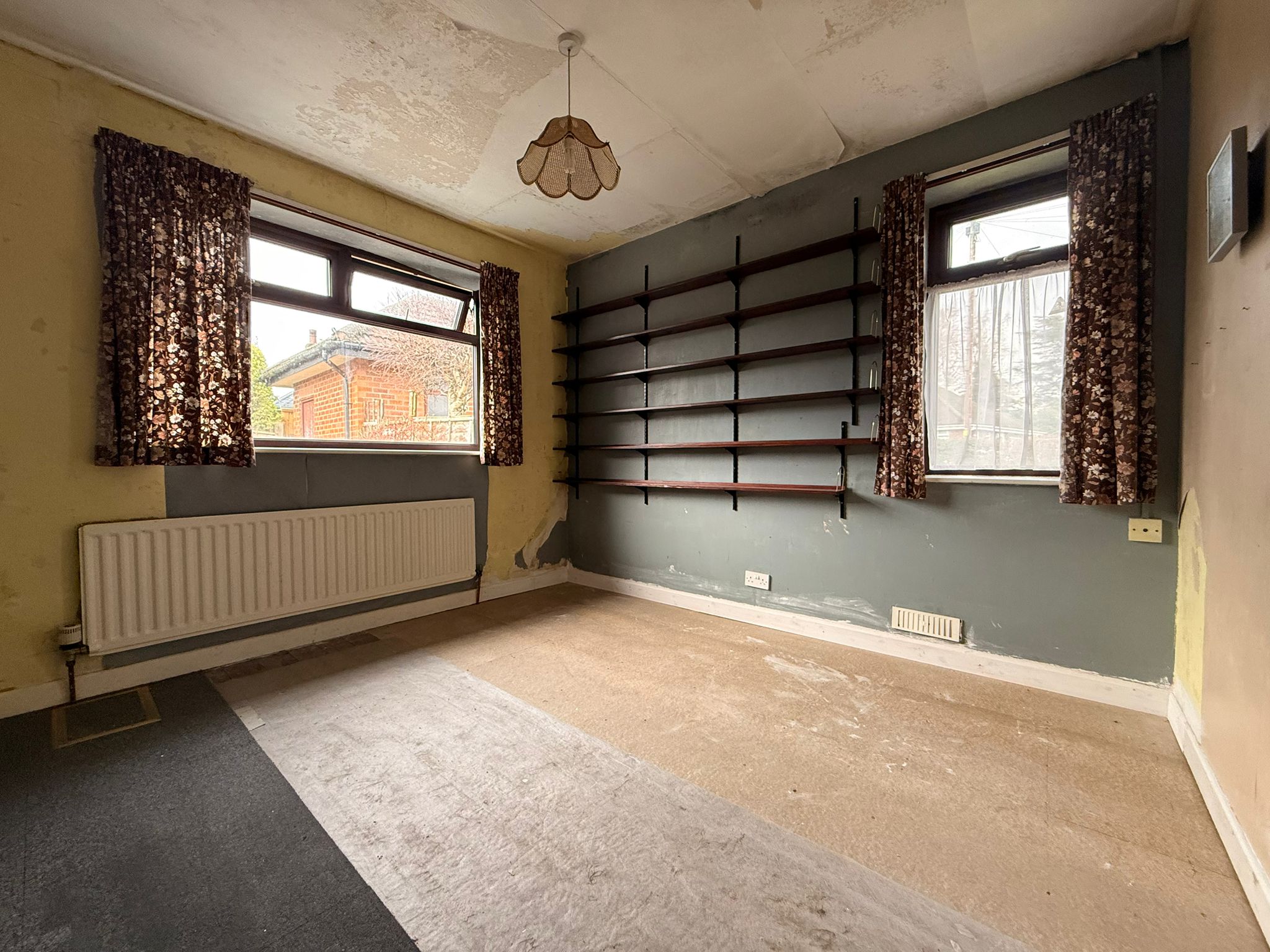 Yew Tree Road, Plumley